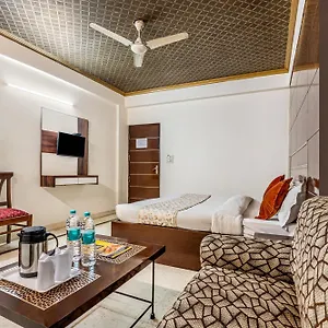 Palace 3*, Delhi (National Capital Territory of India) India