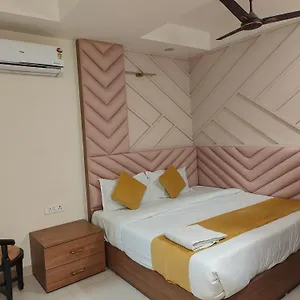 Nova Near Delhi Airport 4*, New Delhi India